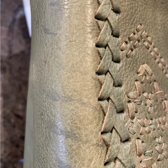 NWT Isabella Fiore Gisela Diamond Stitched Leather Green Tote Bag - Picture 6 of 11